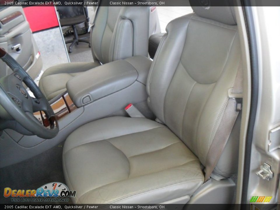 2005 Cadillac Escalade EXT AWD Quicksilver / Pewter Photo #18