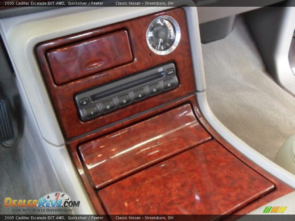 2005 Cadillac Escalade EXT AWD Quicksilver / Pewter Photo #20