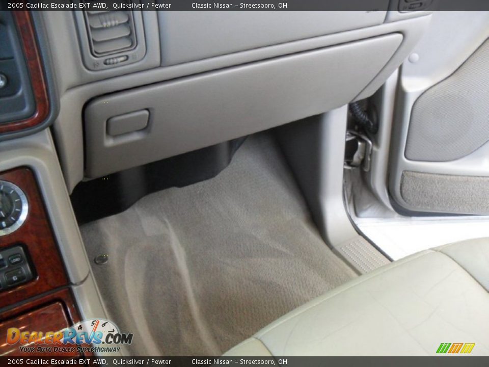 2005 Cadillac Escalade EXT AWD Quicksilver / Pewter Photo #21