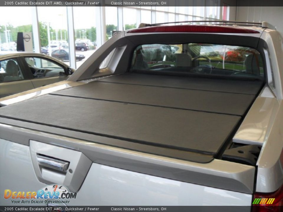 2005 Cadillac Escalade EXT AWD Quicksilver / Pewter Photo #31