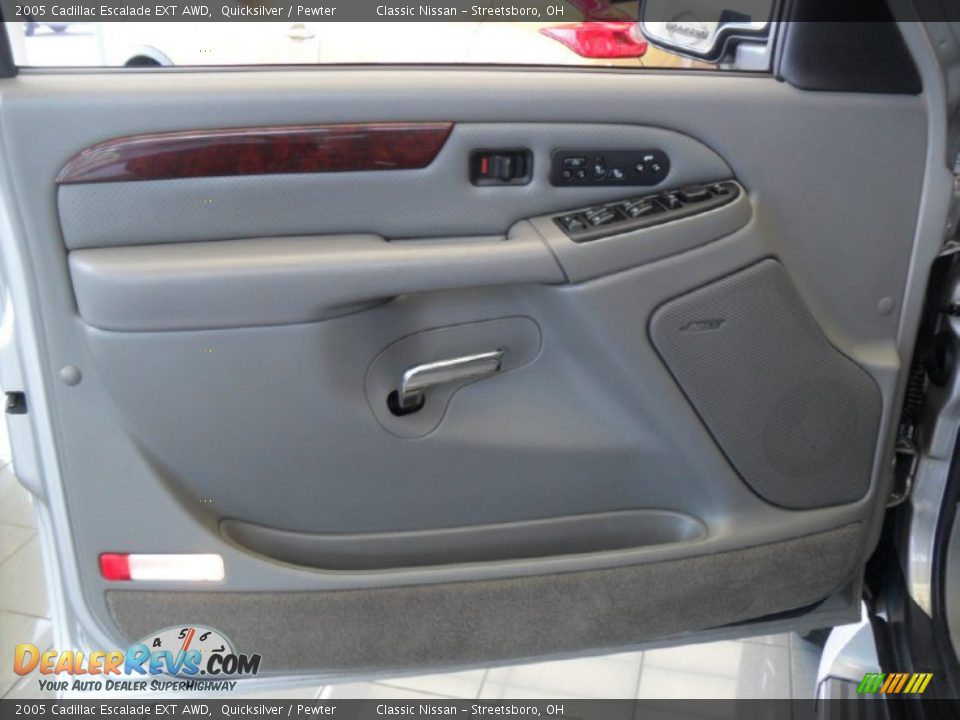 2005 Cadillac Escalade EXT AWD Quicksilver / Pewter Photo #36