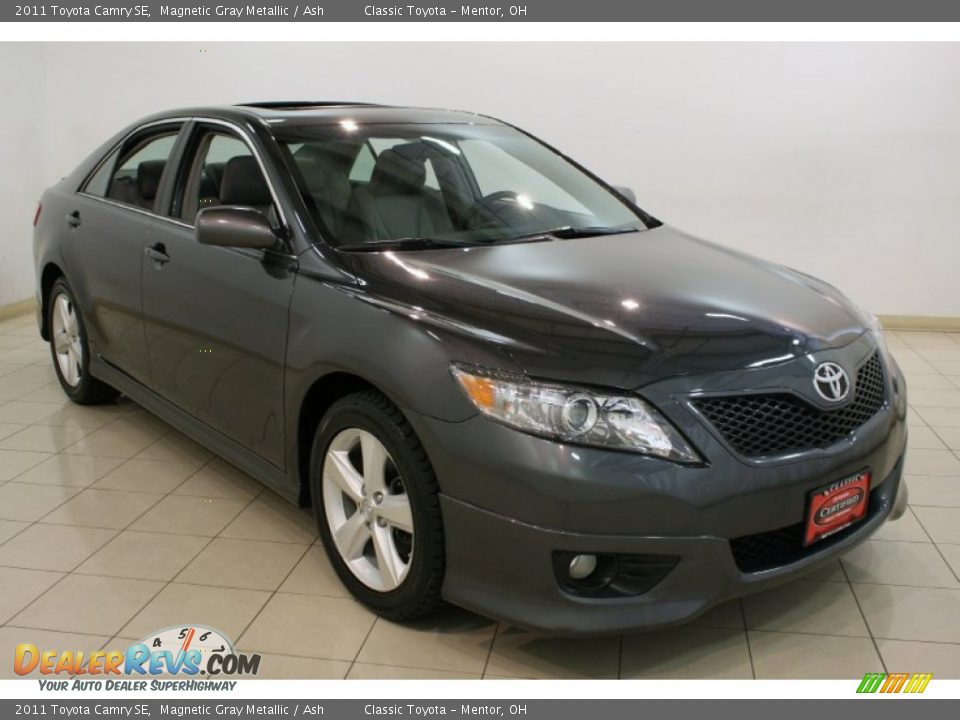 2011 Toyota Camry SE Magnetic Gray Metallic / Ash Photo #1