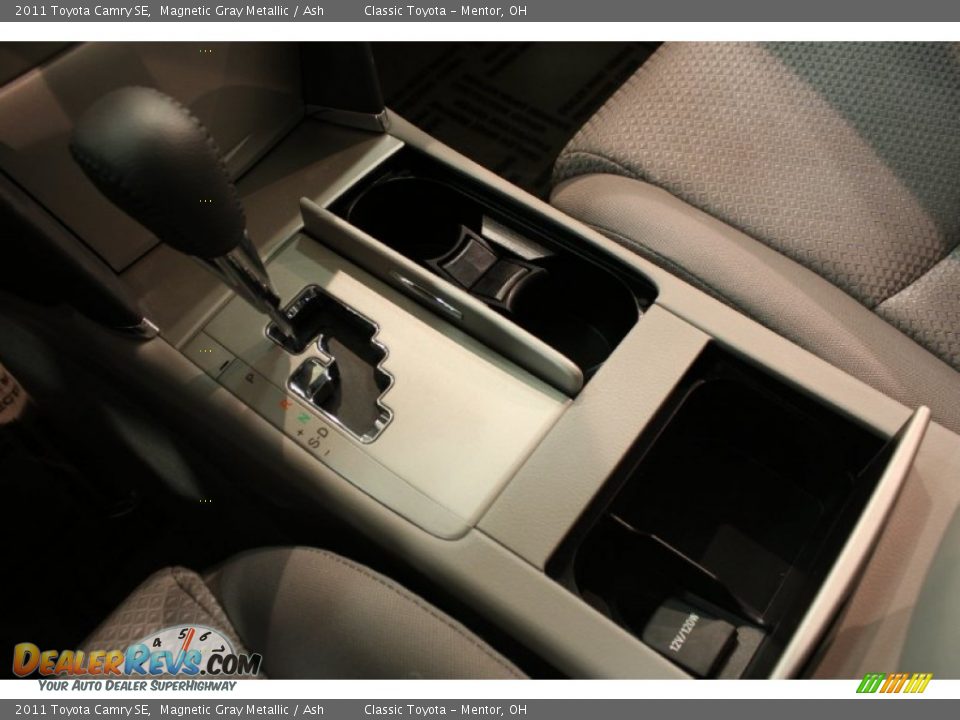 2011 Toyota Camry SE Magnetic Gray Metallic / Ash Photo #9