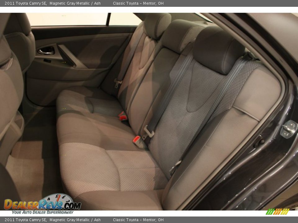 2011 Toyota Camry SE Magnetic Gray Metallic / Ash Photo #12