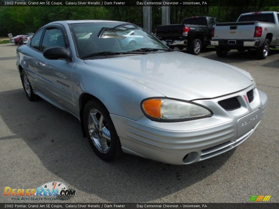 Front 3/4 View of 2002 Pontiac Grand Am SE Coupe Photo #9