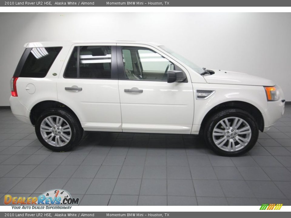 Alaska White 2010 Land Rover LR2 HSE Photo #8