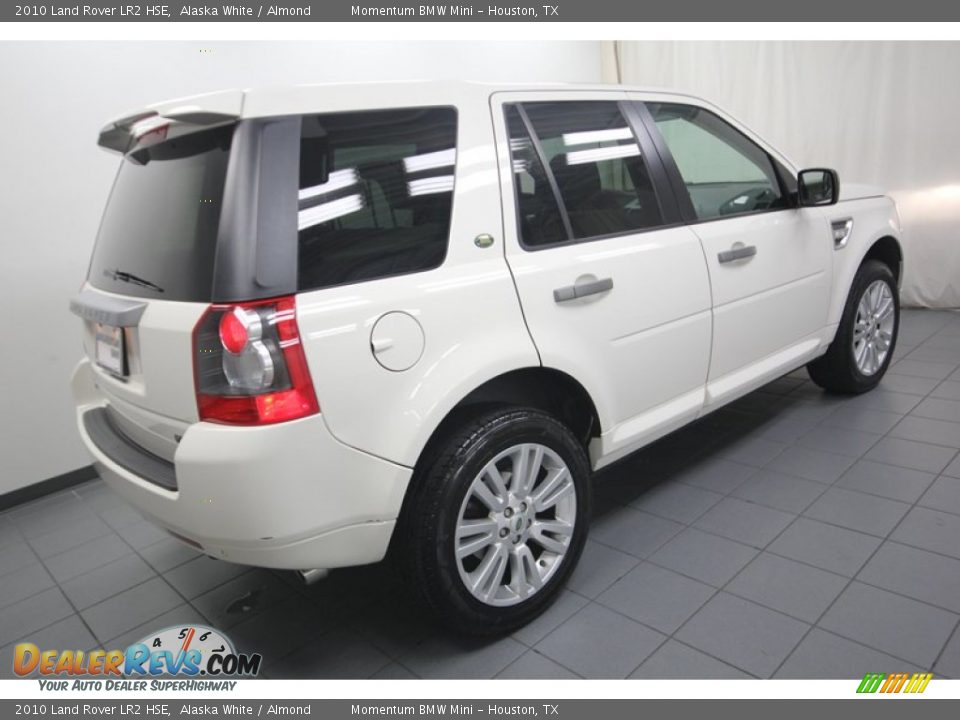 2010 Land Rover LR2 HSE Alaska White / Almond Photo #12