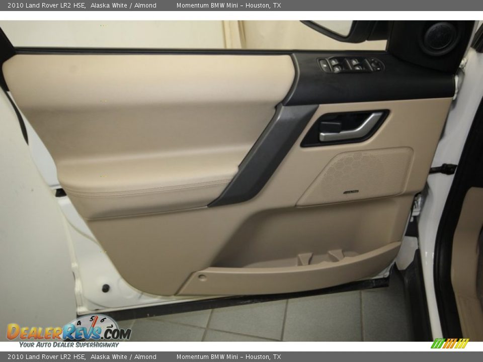 2010 Land Rover LR2 HSE Alaska White / Almond Photo #16