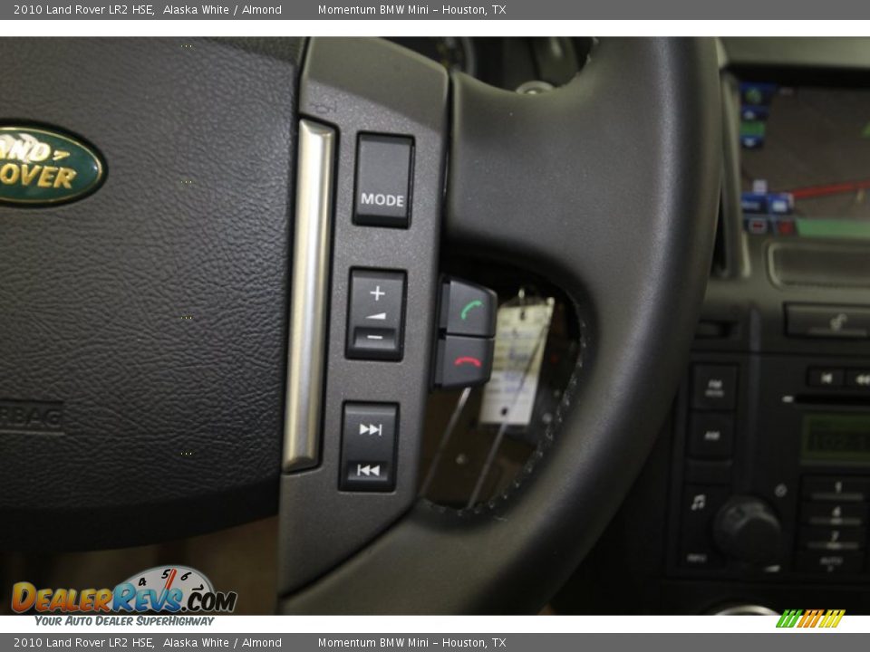 2010 Land Rover LR2 HSE Alaska White / Almond Photo #28