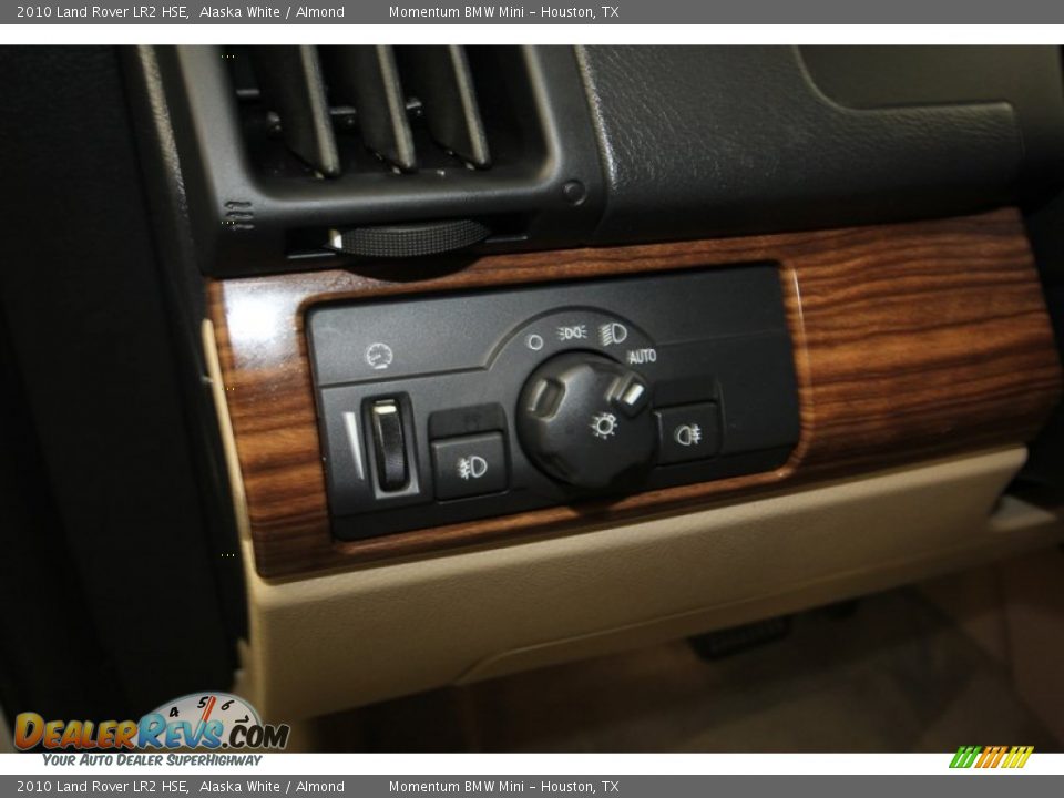 Controls of 2010 Land Rover LR2 HSE Photo #30