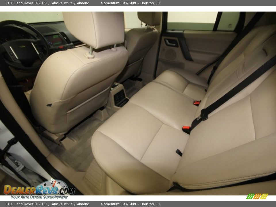2010 Land Rover LR2 HSE Alaska White / Almond Photo #31