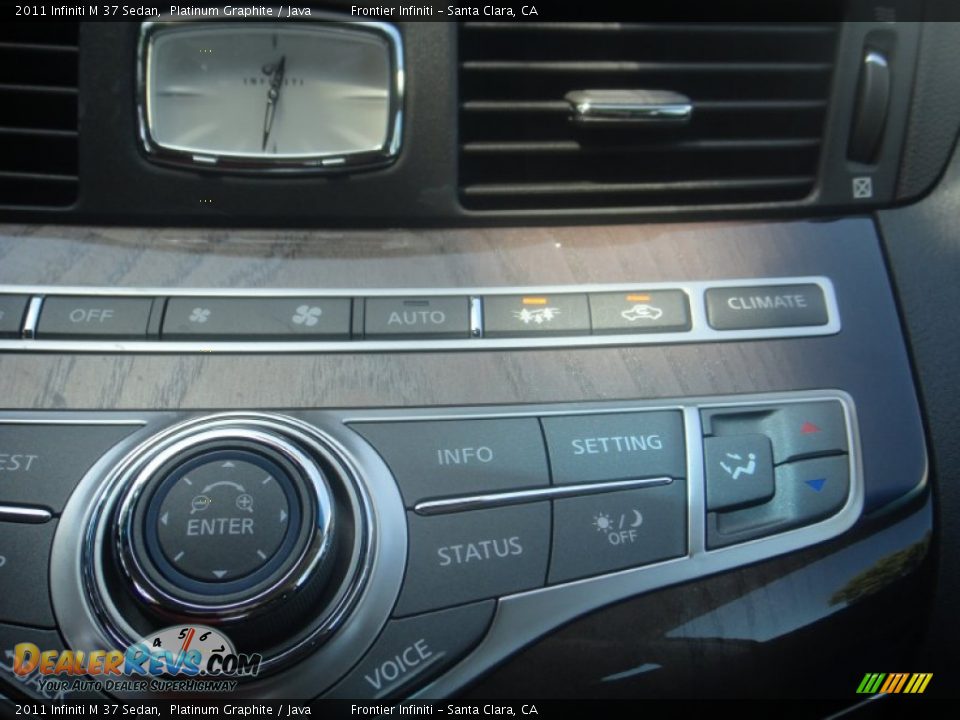 Controls of 2011 Infiniti M 37 Sedan Photo #11