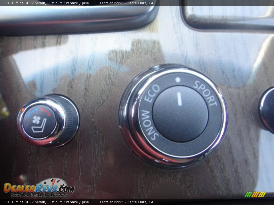 Controls of 2011 Infiniti M 37 Sedan Photo #13
