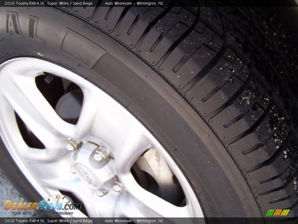 2010 Toyota RAV4 I4 Super White / Sand Beige Photo #8