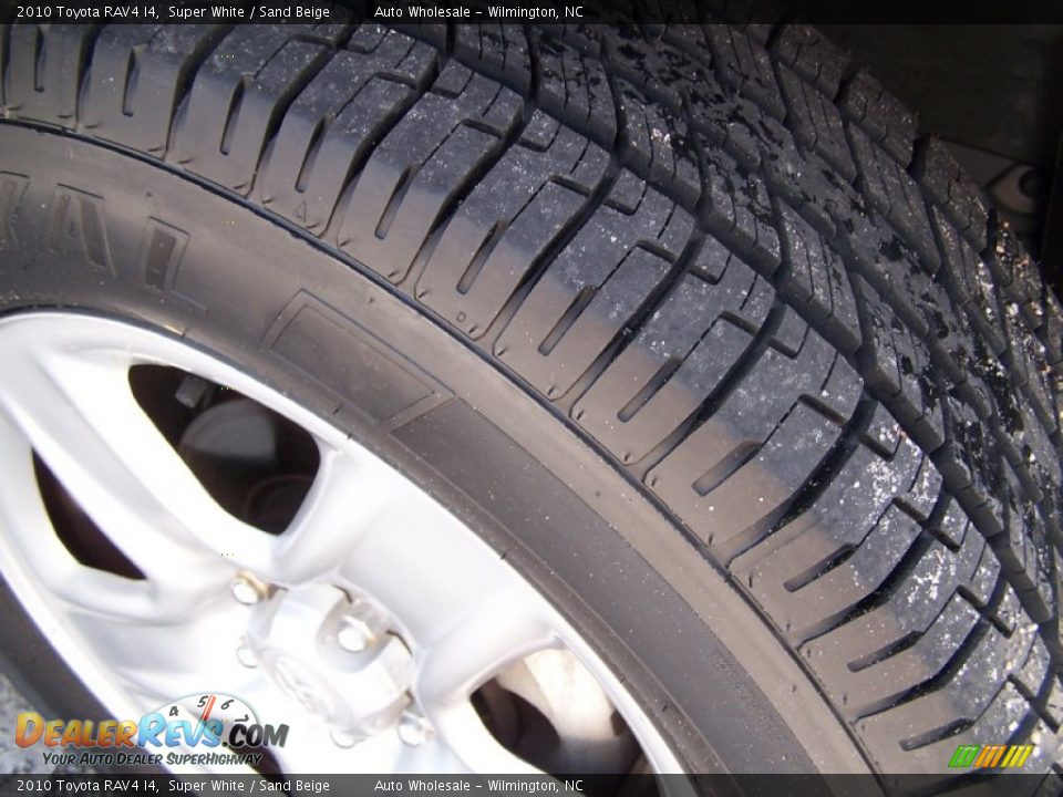 2010 Toyota RAV4 I4 Super White / Sand Beige Photo #9
