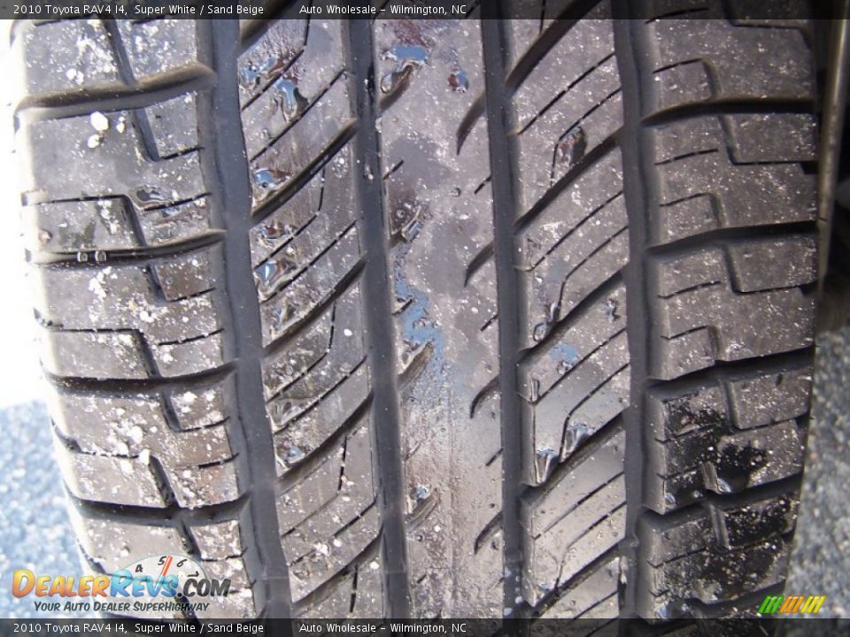 2010 Toyota RAV4 I4 Super White / Sand Beige Photo #10