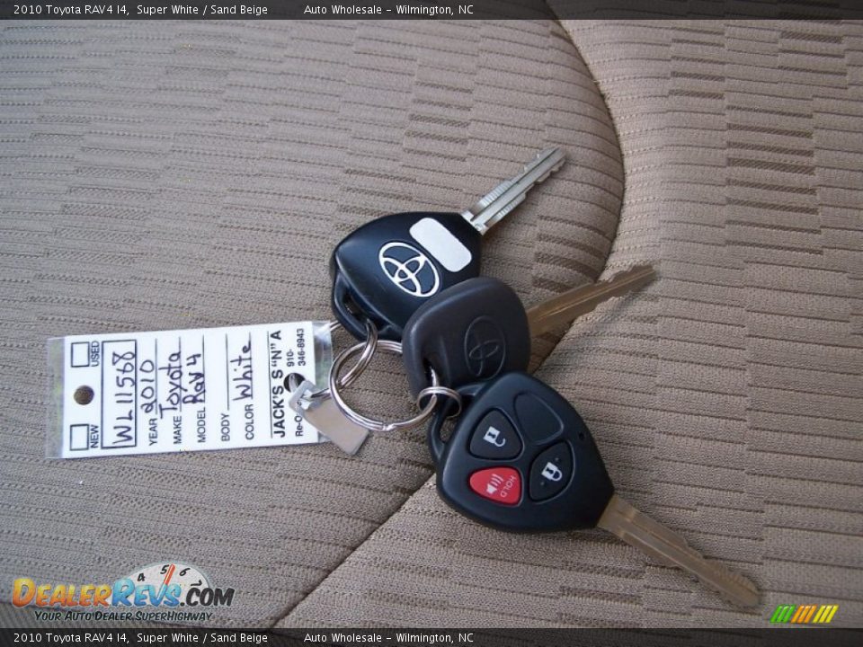 2010 Toyota RAV4 I4 Super White / Sand Beige Photo #20