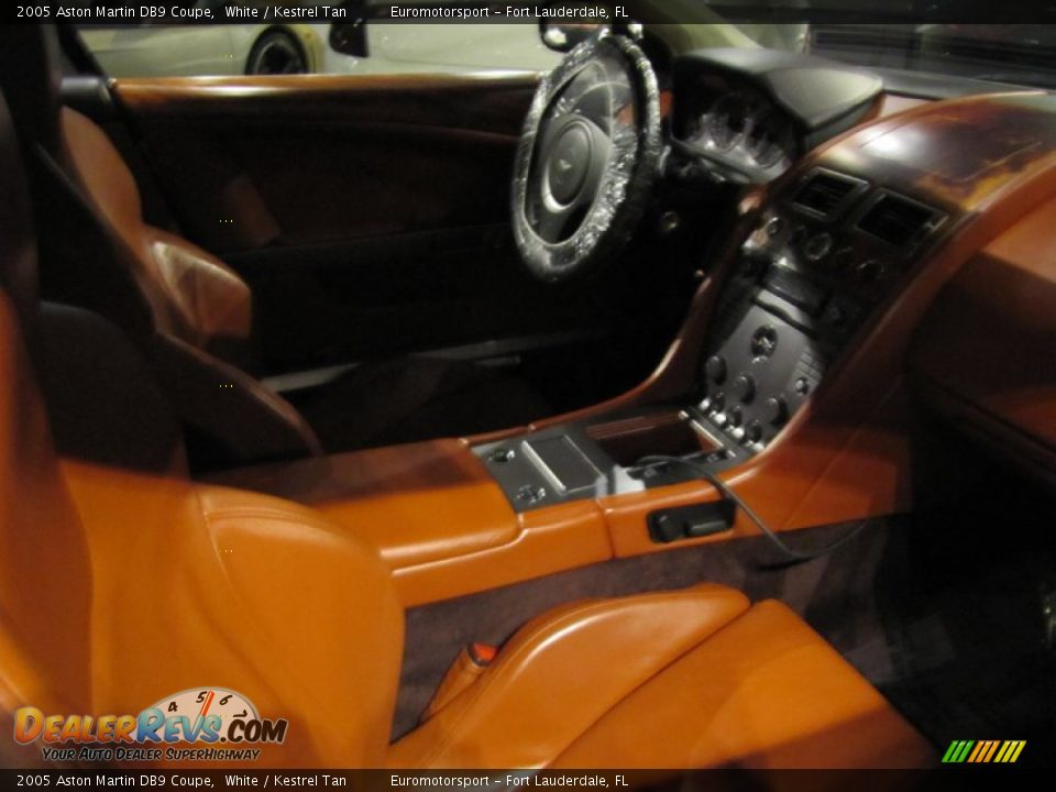 2005 Aston Martin DB9 Coupe White / Kestrel Tan Photo #17
