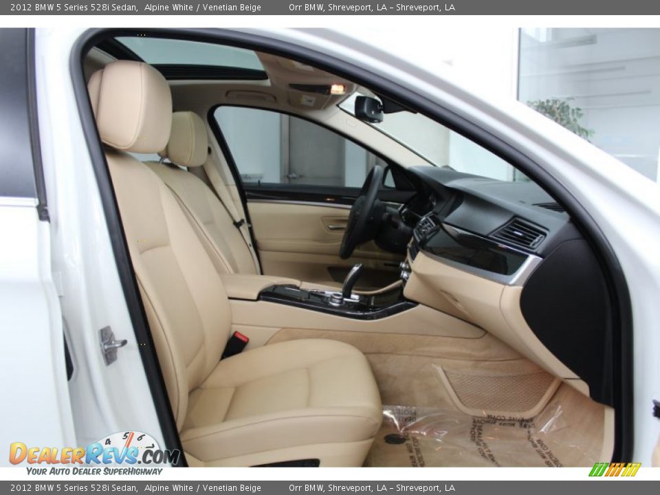 2012 BMW 5 Series 528i Sedan Alpine White / Venetian Beige Photo #19