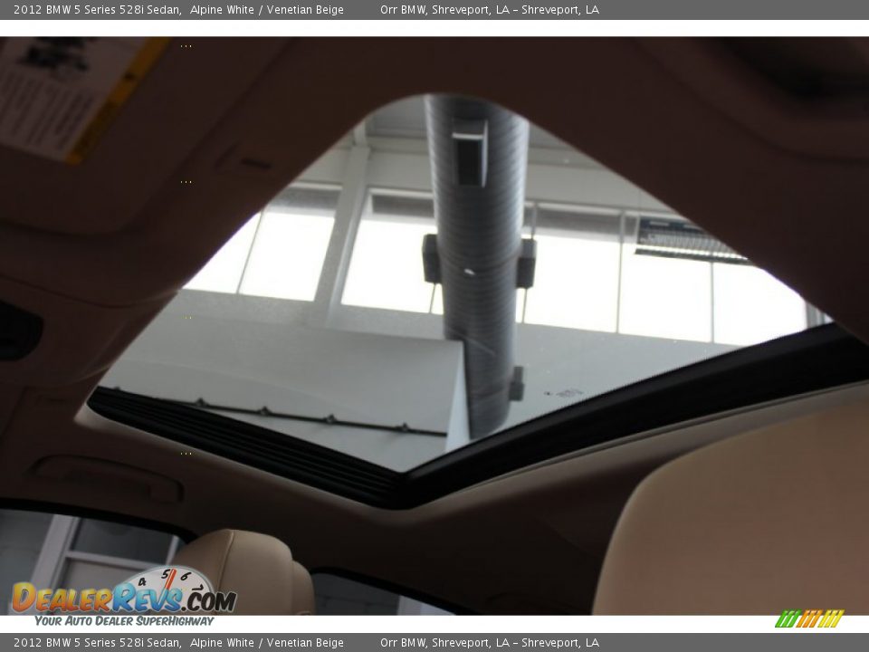 2012 BMW 5 Series 528i Sedan Alpine White / Venetian Beige Photo #26