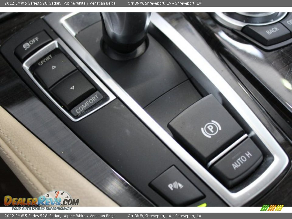 2012 BMW 5 Series 528i Sedan Alpine White / Venetian Beige Photo #34
