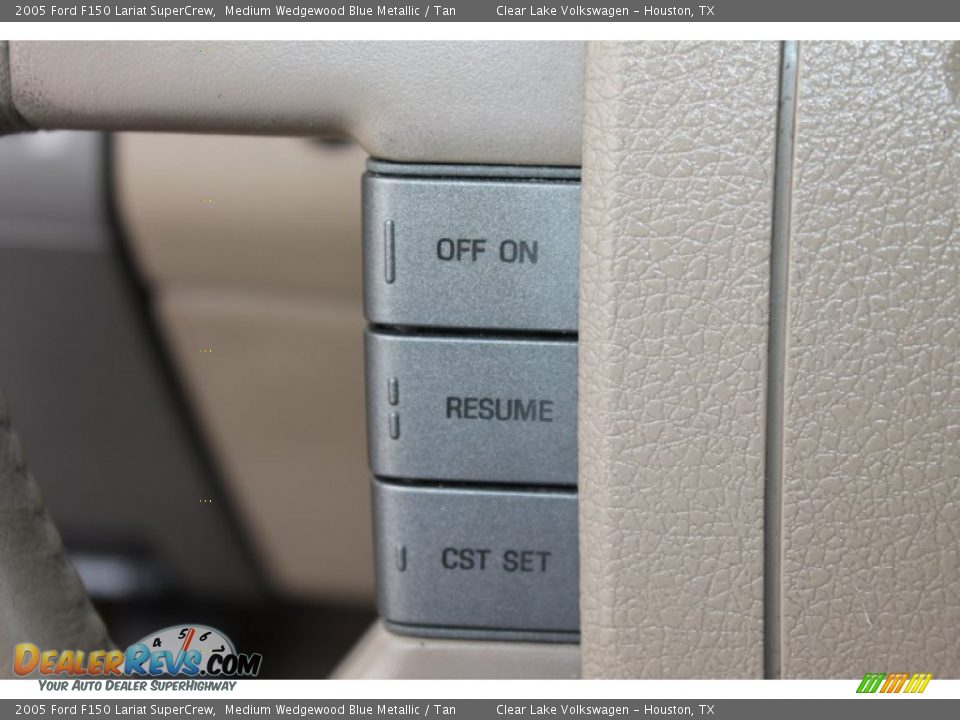Controls of 2005 Ford F150 Lariat SuperCrew Photo #27