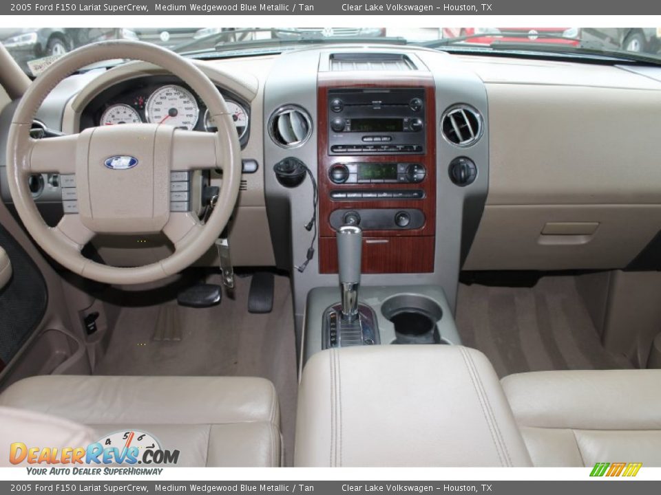 Dashboard of 2005 Ford F150 Lariat SuperCrew Photo #33