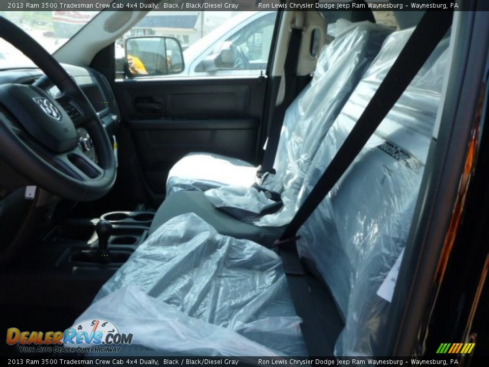 2013 Ram 3500 Tradesman Crew Cab 4x4 Dually Black / Black/Diesel Gray Photo #10