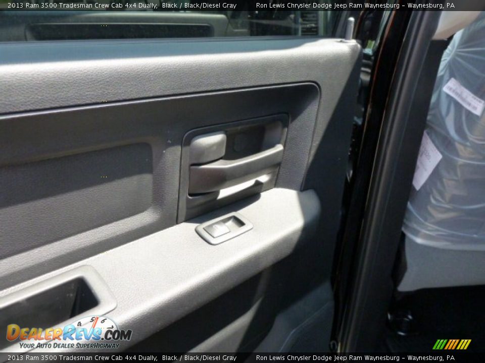 2013 Ram 3500 Tradesman Crew Cab 4x4 Dually Black / Black/Diesel Gray Photo #14