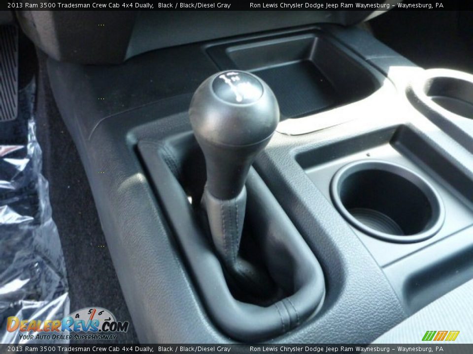 2013 Ram 3500 Tradesman Crew Cab 4x4 Dually Black / Black/Diesel Gray Photo #17