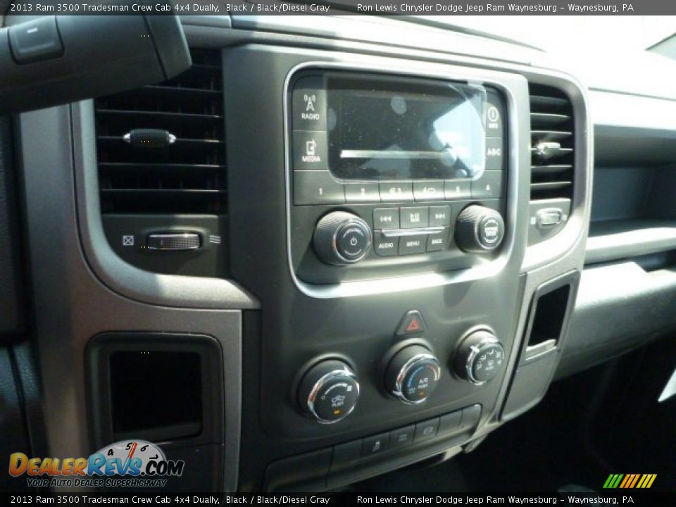 2013 Ram 3500 Tradesman Crew Cab 4x4 Dually Black / Black/Diesel Gray Photo #19
