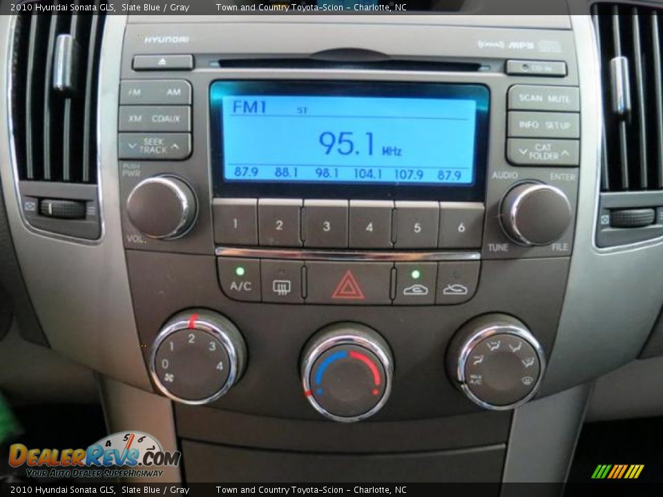 Controls of 2010 Hyundai Sonata GLS Photo #14