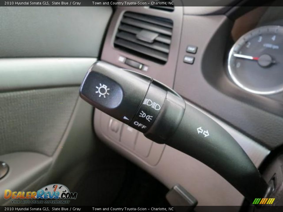 Controls of 2010 Hyundai Sonata GLS Photo #16