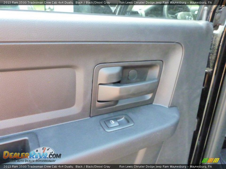 2013 Ram 3500 Tradesman Crew Cab 4x4 Dually Black / Black/Diesel Gray Photo #15