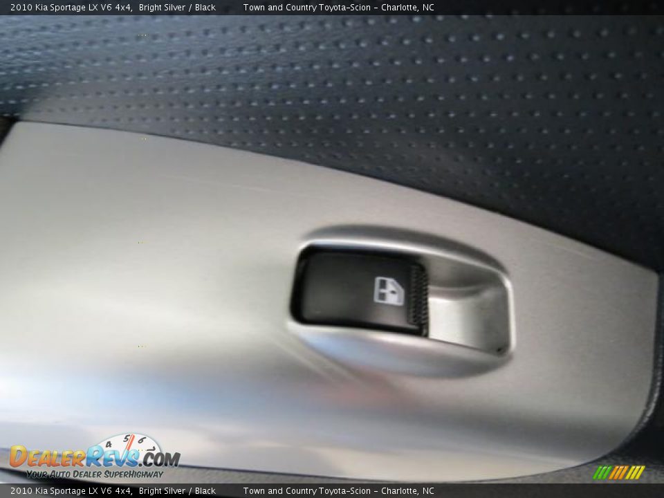2010 Kia Sportage LX V6 4x4 Bright Silver / Black Photo #7