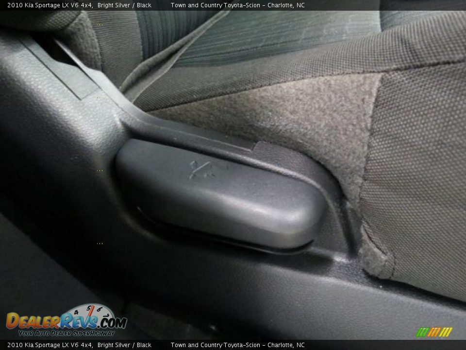 2010 Kia Sportage LX V6 4x4 Bright Silver / Black Photo #21