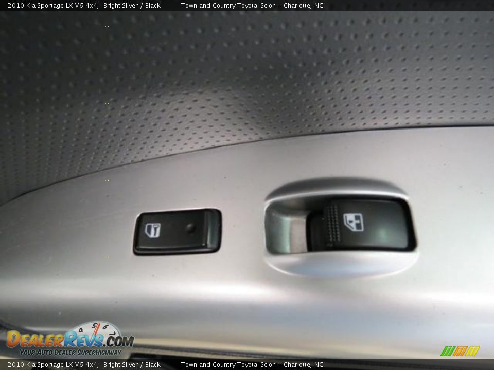2010 Kia Sportage LX V6 4x4 Bright Silver / Black Photo #22
