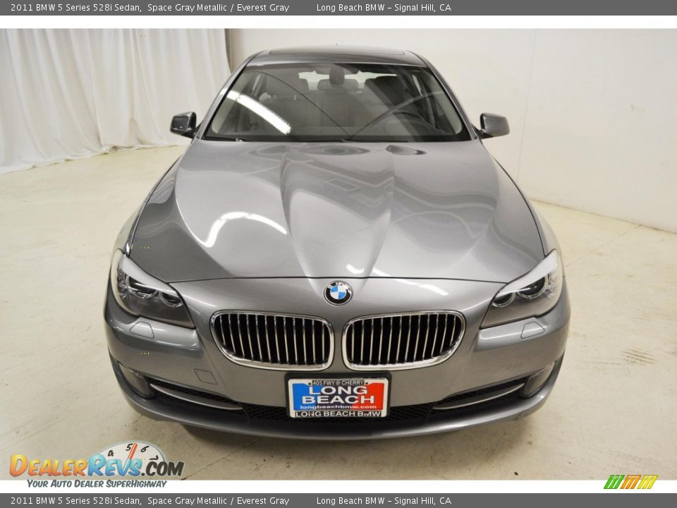 2011 BMW 5 Series 528i Sedan Space Gray Metallic / Everest Gray Photo #4