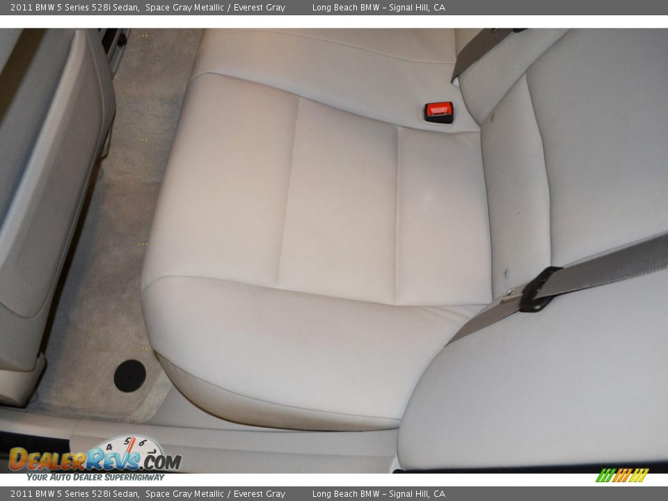 2011 BMW 5 Series 528i Sedan Space Gray Metallic / Everest Gray Photo #18