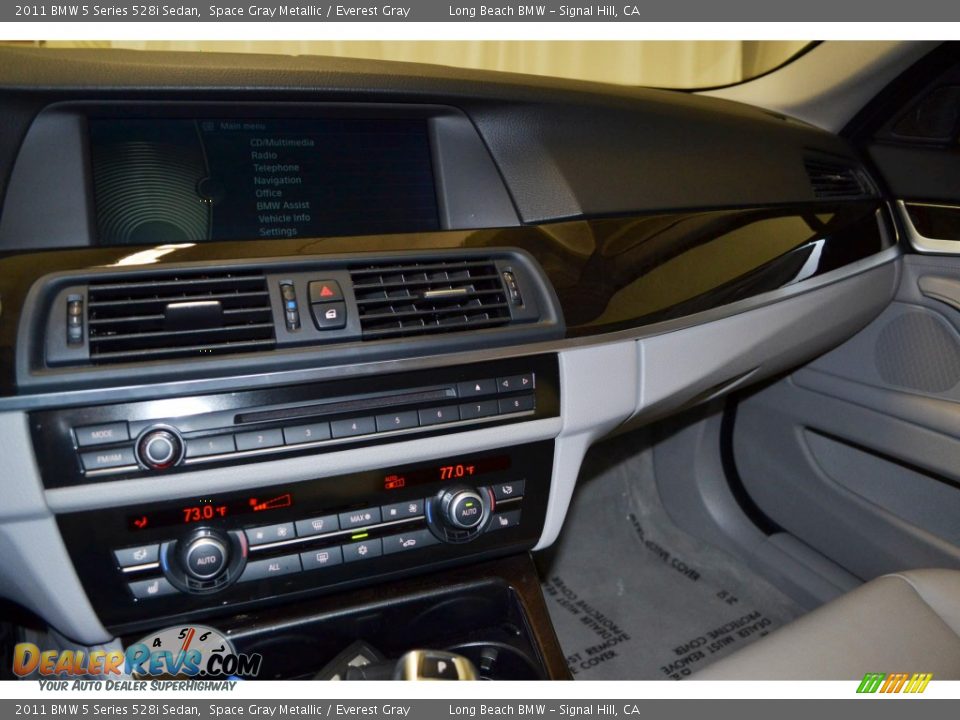 2011 BMW 5 Series 528i Sedan Space Gray Metallic / Everest Gray Photo #24