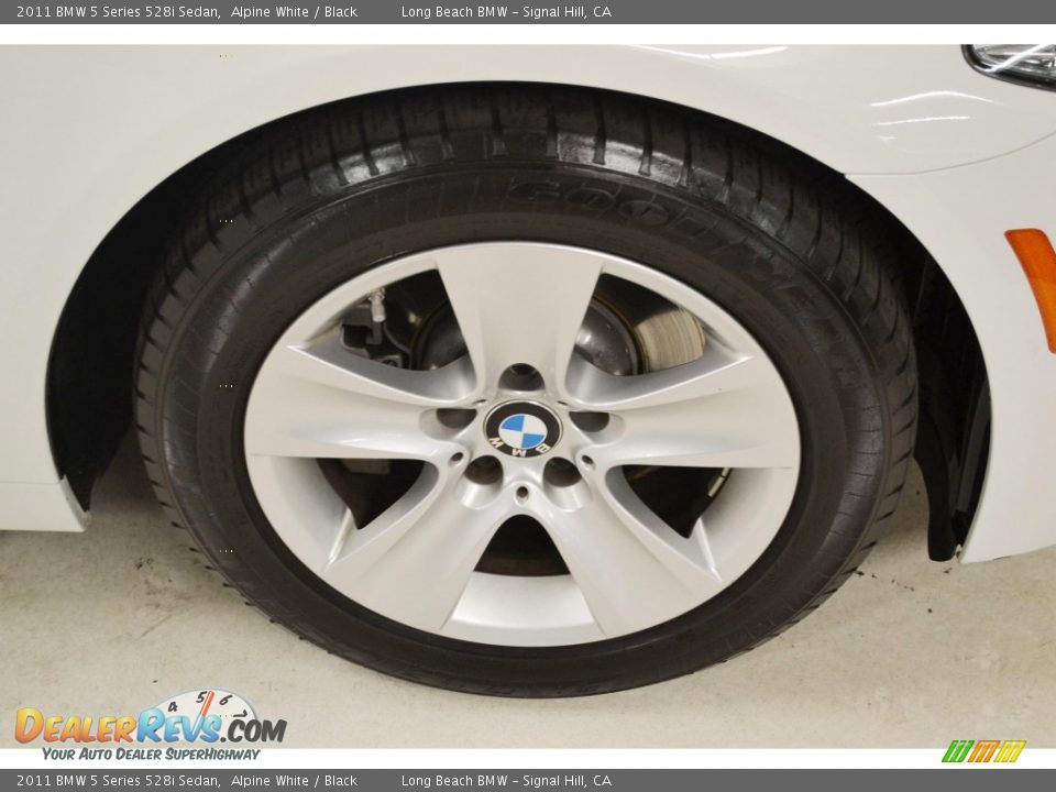 2011 BMW 5 Series 528i Sedan Alpine White / Black Photo #3