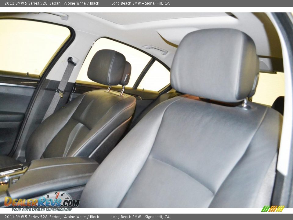 2011 BMW 5 Series 528i Sedan Alpine White / Black Photo #11
