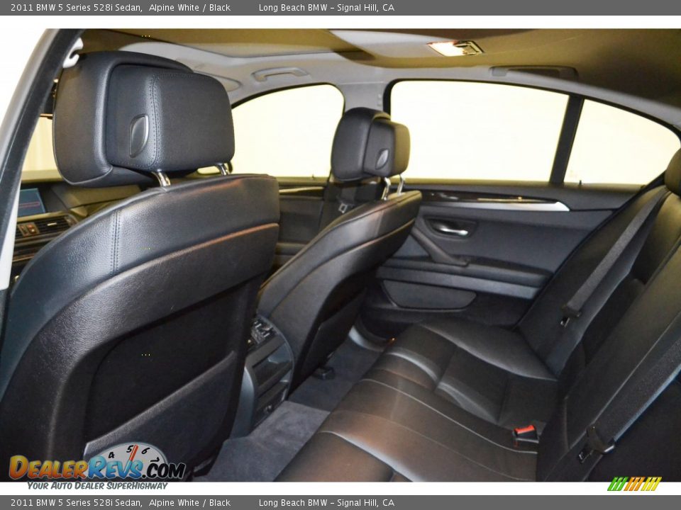 2011 BMW 5 Series 528i Sedan Alpine White / Black Photo #14