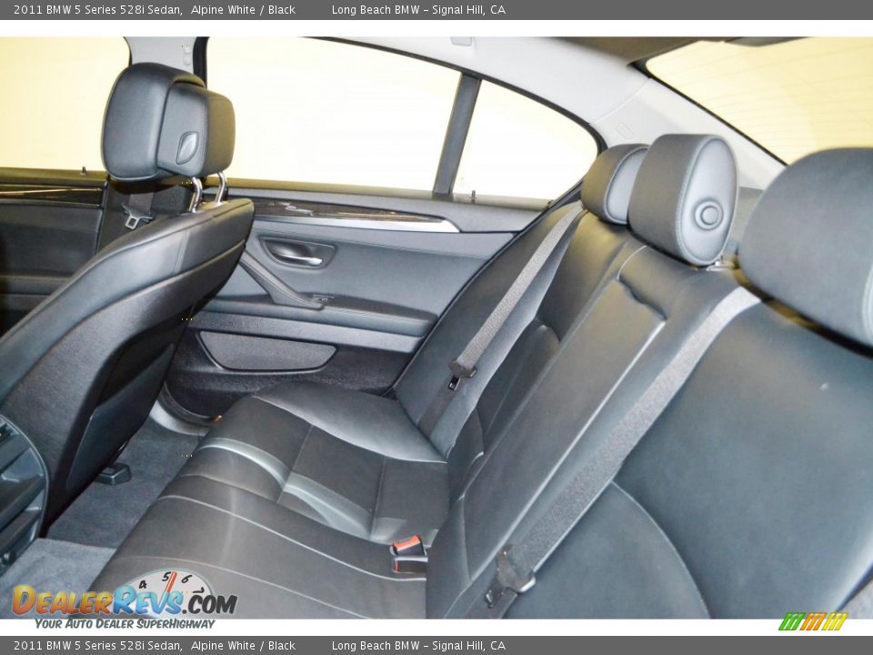 2011 BMW 5 Series 528i Sedan Alpine White / Black Photo #15