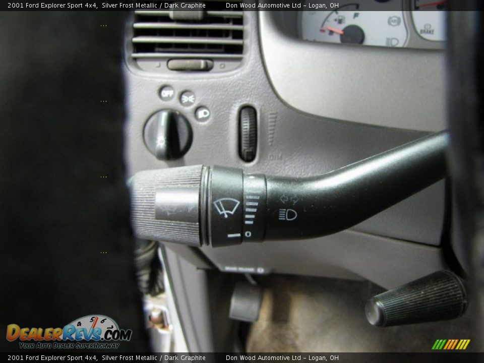 Controls of 2001 Ford Explorer Sport 4x4 Photo #14