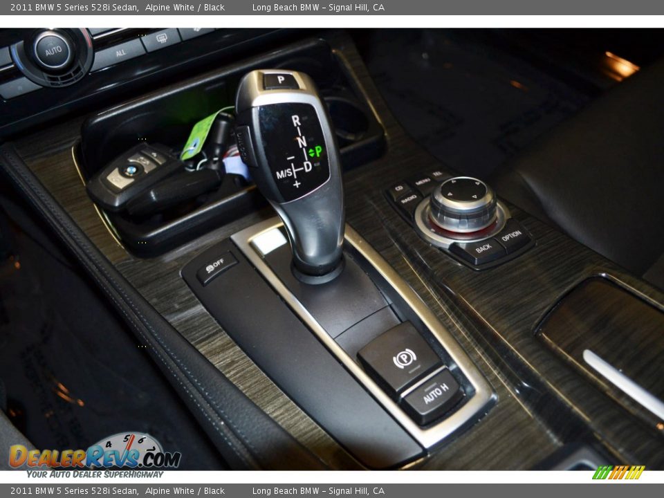 2011 BMW 5 Series 528i Sedan Alpine White / Black Photo #23