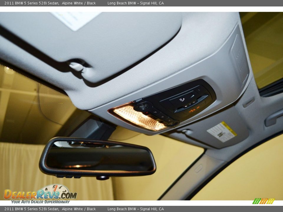 2011 BMW 5 Series 528i Sedan Alpine White / Black Photo #24