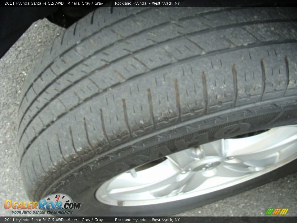 2011 Hyundai Santa Fe GLS AWD Mineral Gray / Gray Photo #28