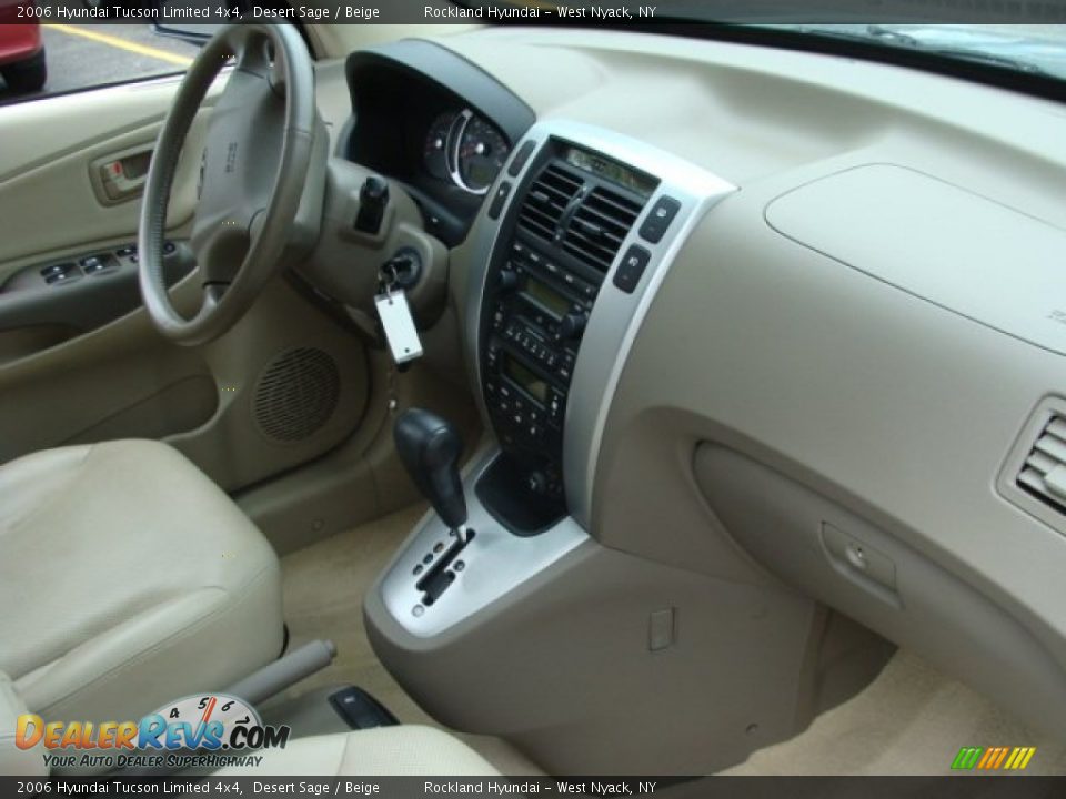 2006 Hyundai Tucson Limited 4x4 Desert Sage / Beige Photo #23