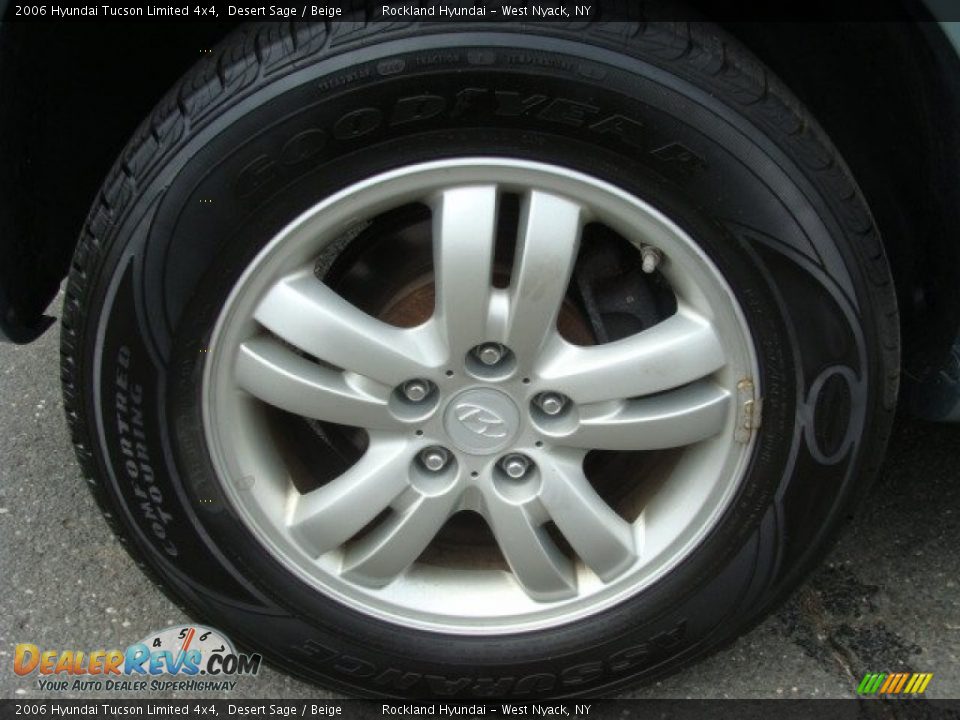 2006 Hyundai Tucson Limited 4x4 Desert Sage / Beige Photo #25